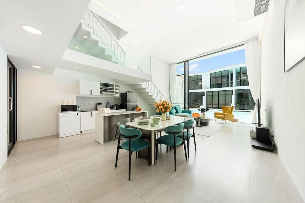 Pool Access Spacious Townhouse And Kids Slide