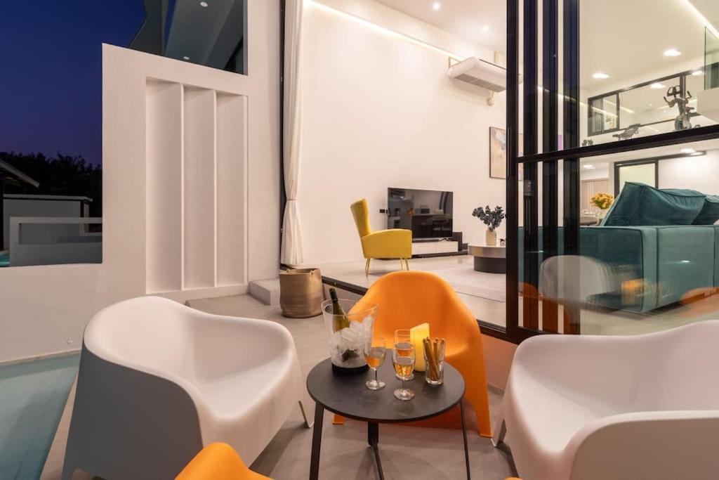 Pool Access Spacious Townhouse And Kids Slide Casa de férias