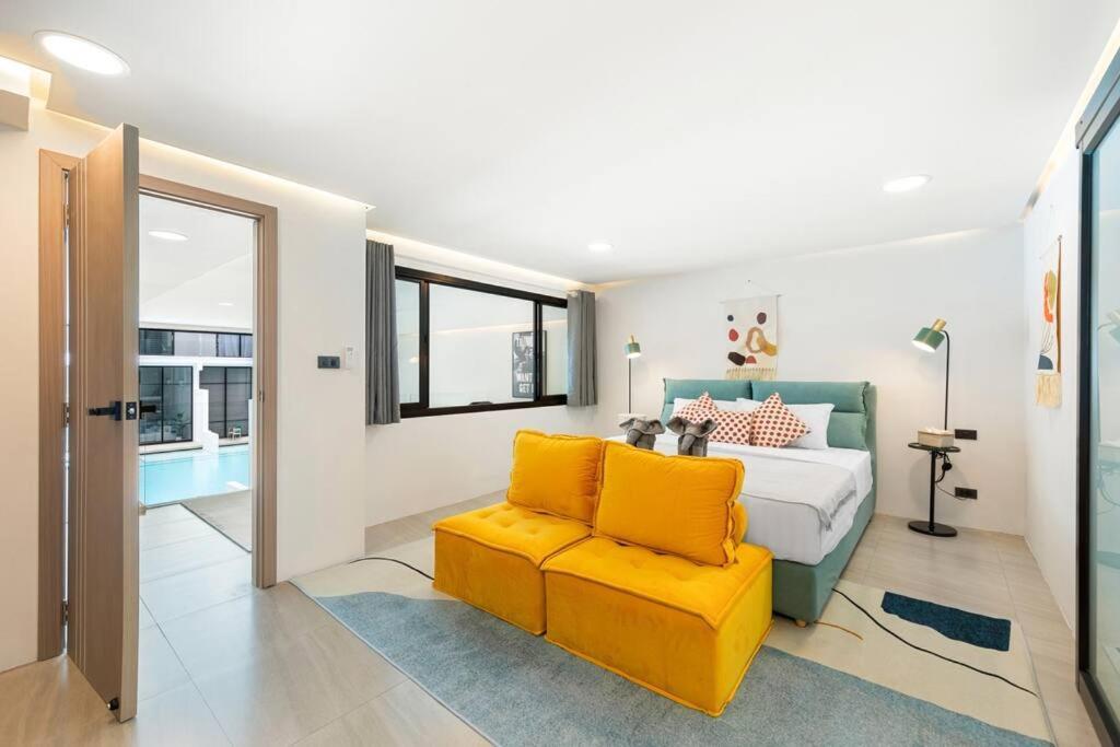 Pool Access Spacious Townhouse And Kids Slide